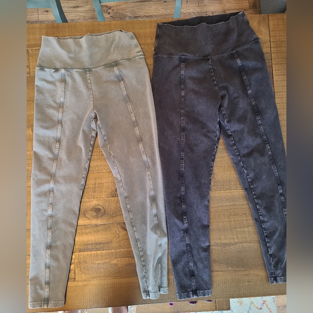 Lot of 2 Lg Aerie high waisted wash out leggings